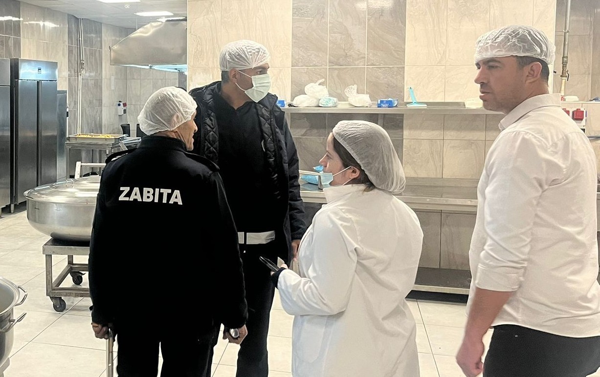 HAKKARİ BELEDİYESİ ZABITA MÜDÜRLÜĞÜ EKİPLERİ, KENT GENELİNDE BULUNAN İŞLETMELERE YÖNELİK HİJYEN...