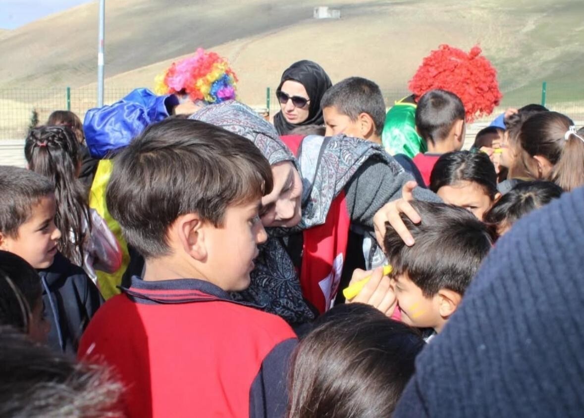 HAMUR’DA "MUTLU ET, MUTLU OL" PROJESİ ÖĞRENCİLERİ SEVİNDİRDİ