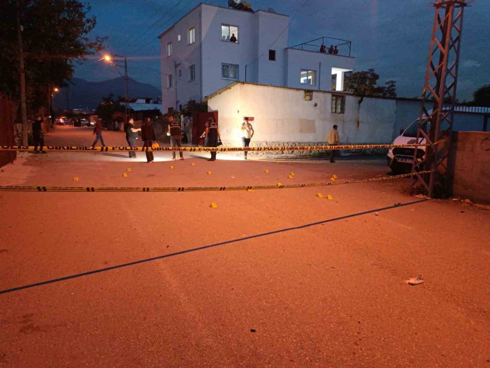 HATAY'DA 7 KİŞİNİN YARALANDIĞI SOKAK ORTASINDA YAŞANAN SİLAHLI KAVGAYLA İLGİLİ ADLİ MERCİLERE SEVK...