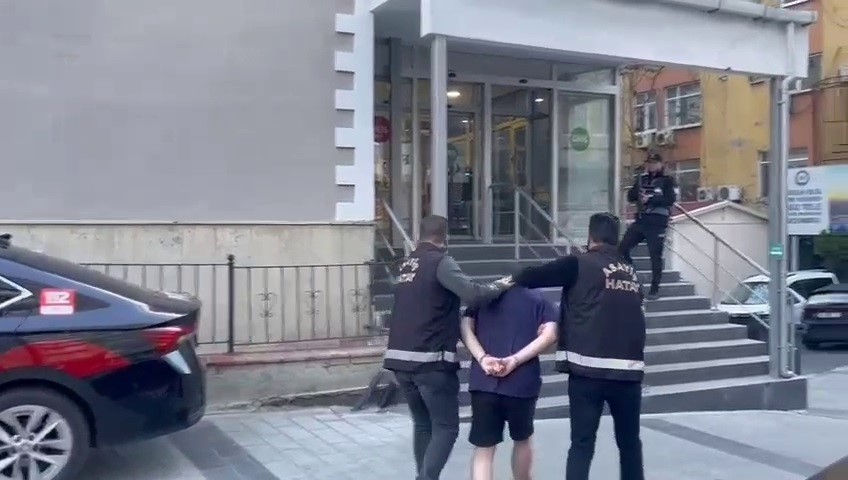 HATAY'DA POLİS EKİPLERİNİN BAŞARILI OPERASYONUYLA; MOBİL BANKACILIK ÜZERİNDEN VATANDAŞLARI...