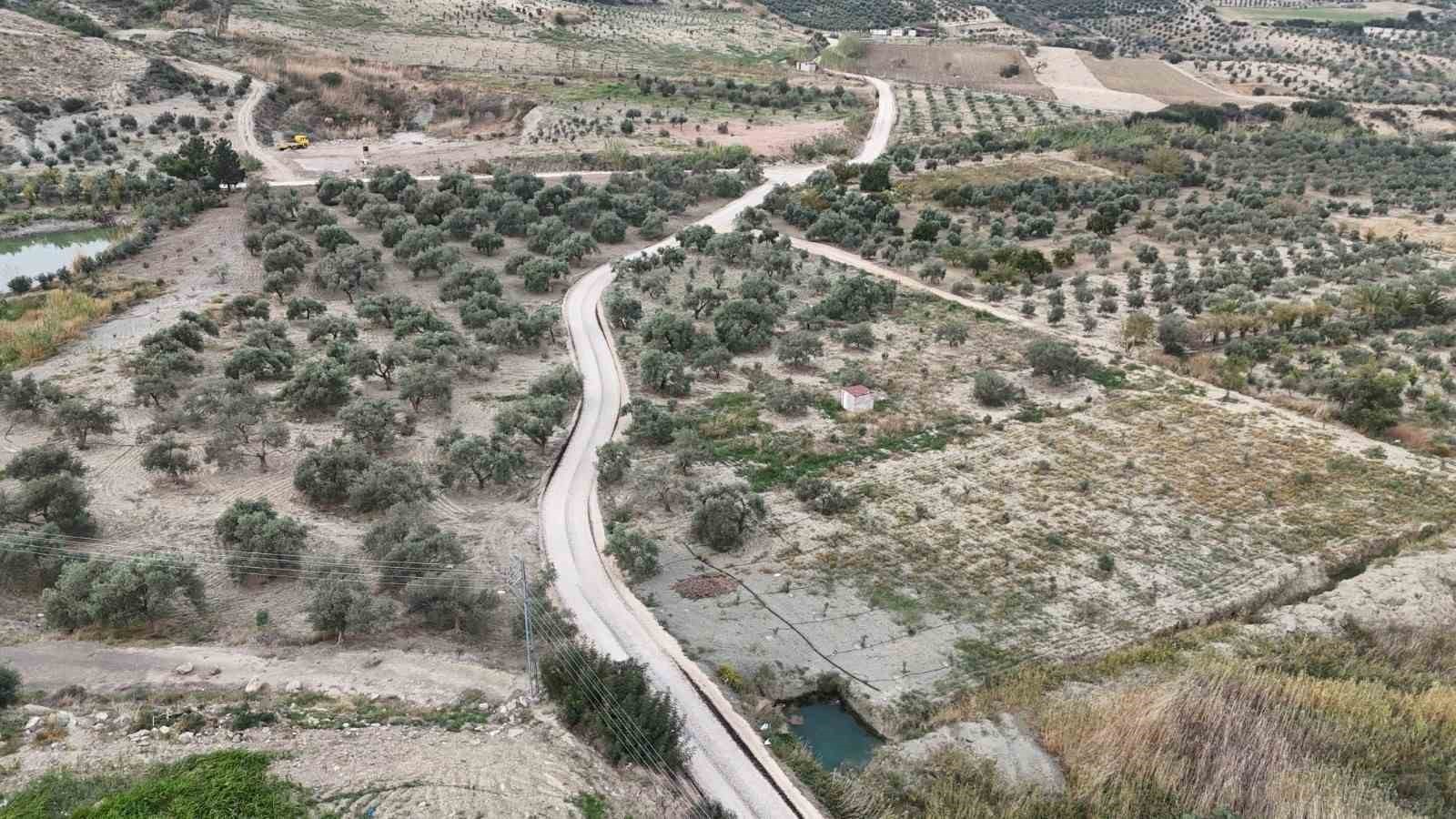 HATAY BÜYÜKŞEHİR BELEDİYESİ, ARSUZ İLÇESİNDE  6 KİLOMETRE UZUNLUĞUNDA BOZUK OLAN TOPRAK YOLUN...