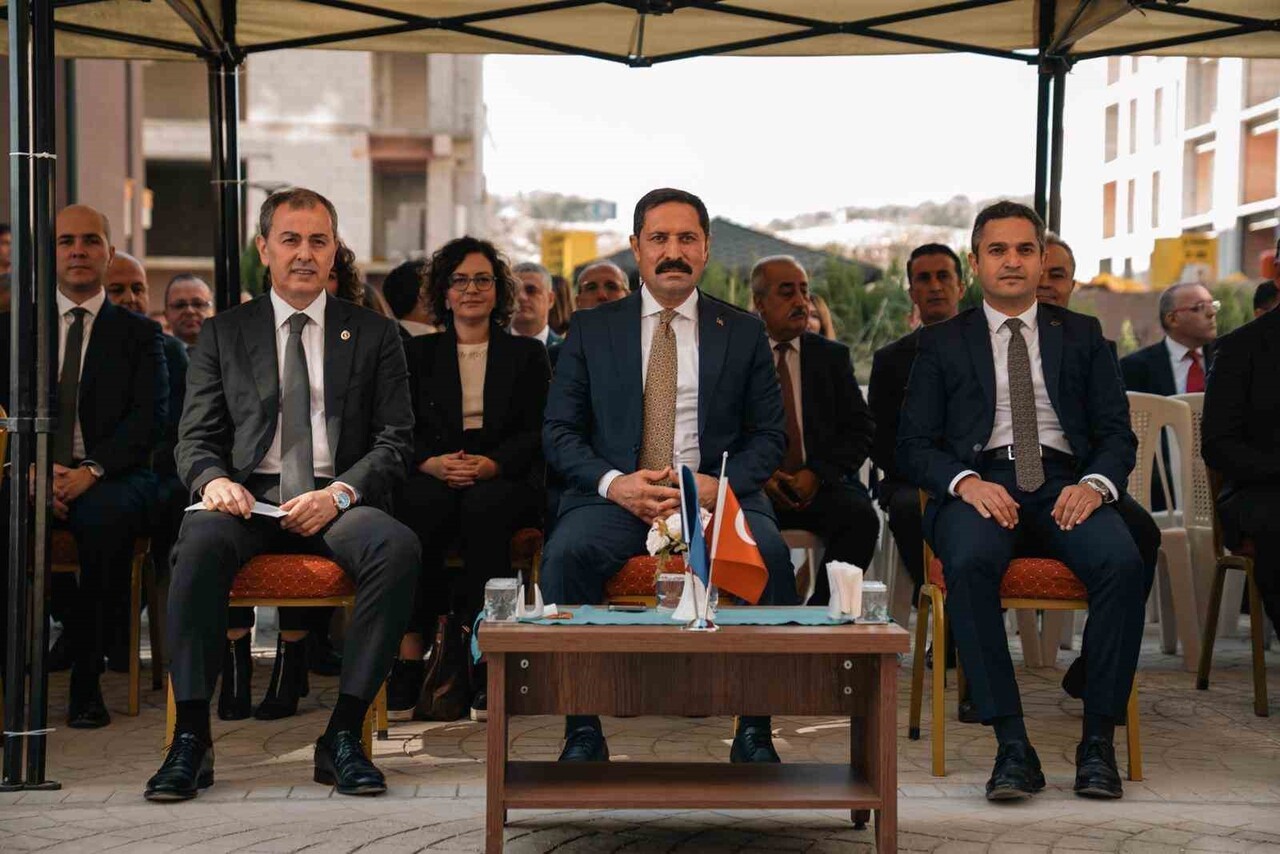 HATAY VALİSİ MUSTAFA MASATLI VE İŞ BANKASI GENEL MÜDÜRÜ HAKAN ARAN, ASRIN FELAKETİ OLAN DEPREMDE...