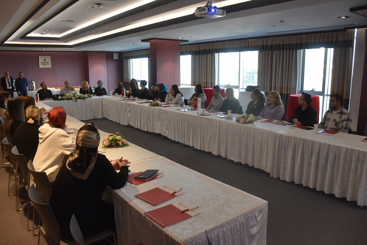 HAYAT HASTANESİ, SAĞLIK ALANINDA ÖNCÜ ÇALIŞMALARININ YANI SIRA SAĞLIK ÇALIŞANLARININ FARKLI...