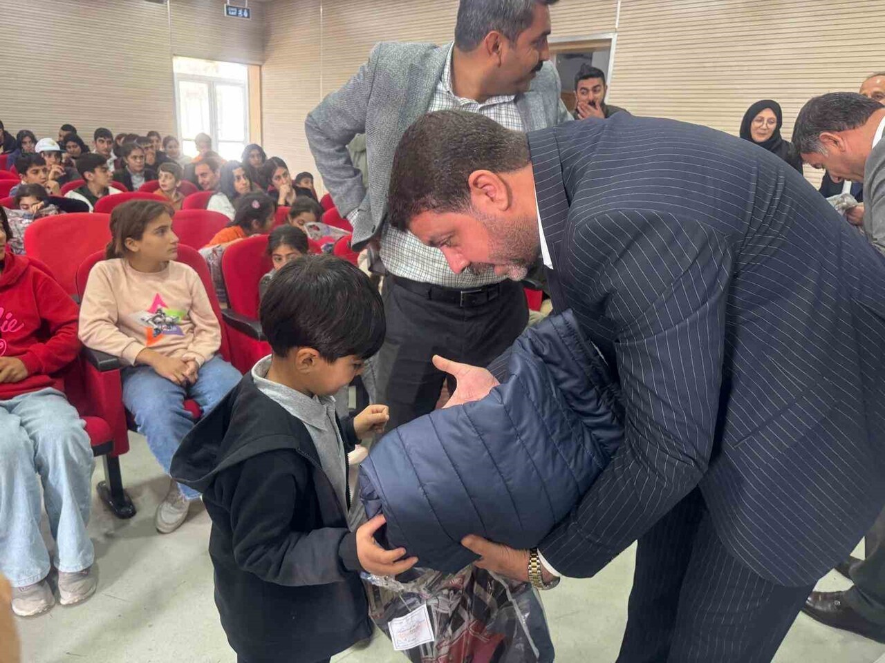 HAYIRSEVER İŞ ADAMI MEHMET BOZKUŞ, HEVSEL’İN ÇİÇEKLERİ PROJESİ KAPSAMINDA DİCLE İLÇESİNDE İLK VE...