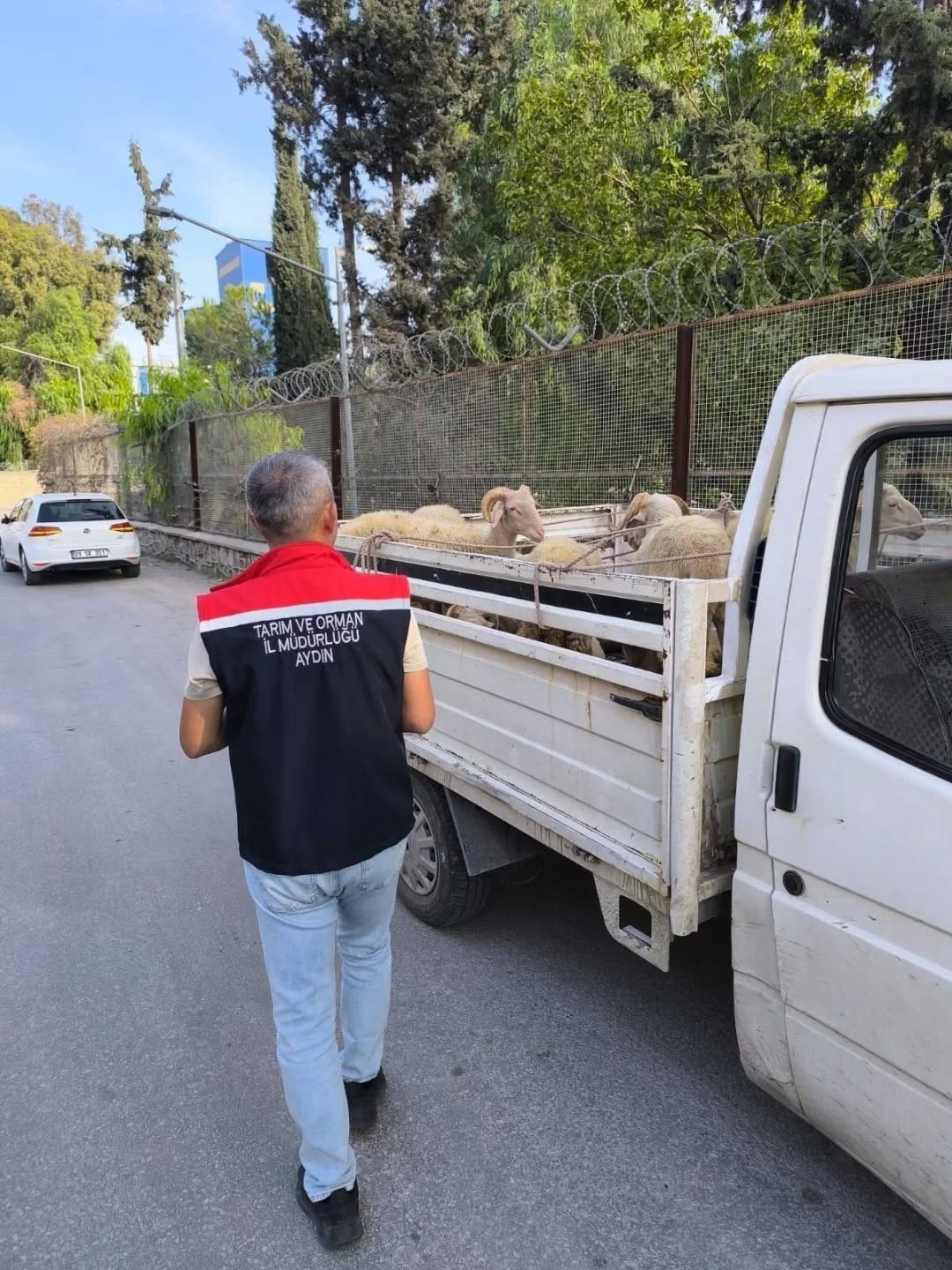 HAYVAN HASTALIKLARI İLE MÜCADELEDE YOL KONTROLLERİ DEVAM EDİYOR