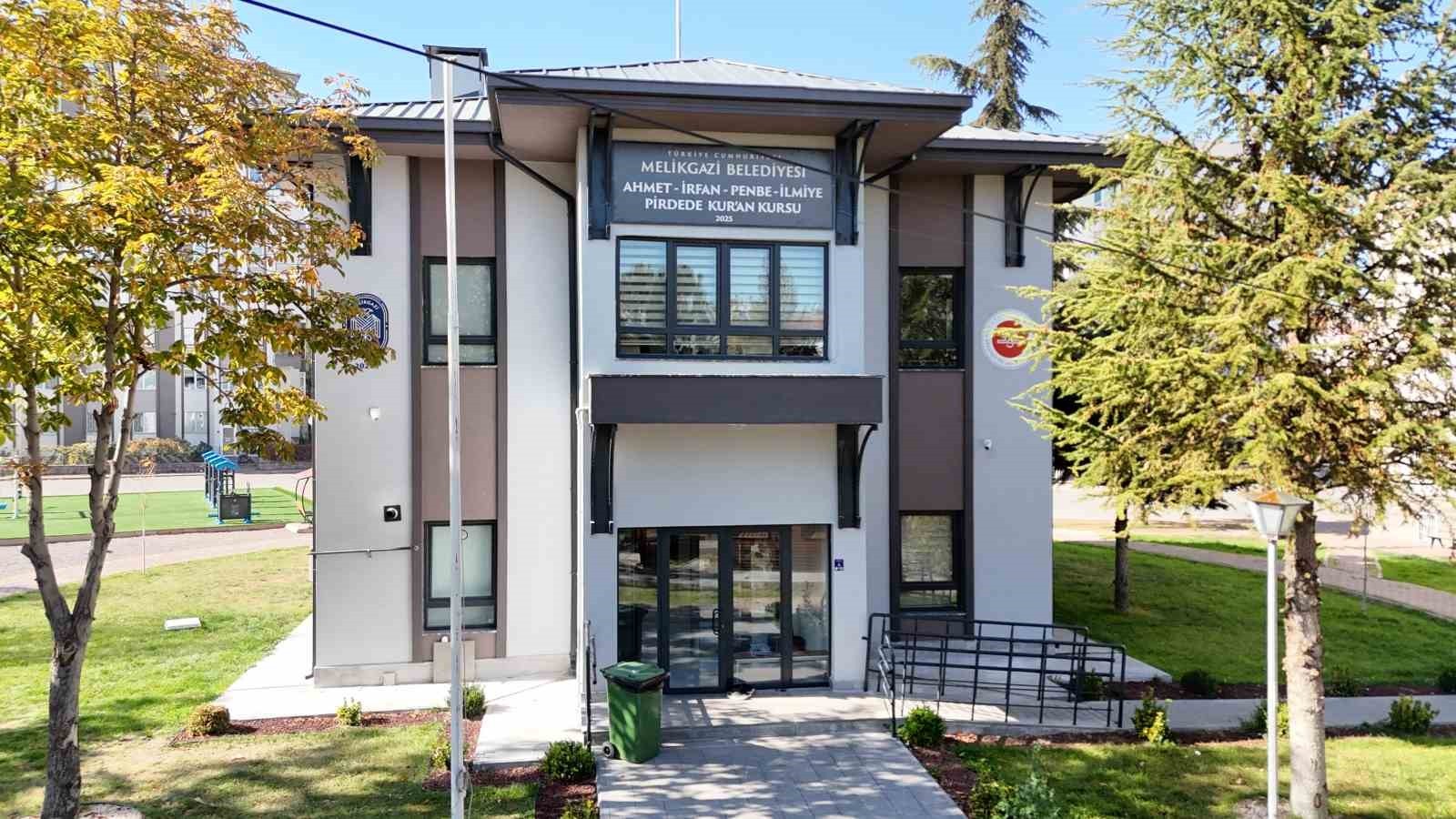 HER HAFTA OKUL, CAMİ, KUR’AN KURSU, AKIL KÜPÜ KÜTÜPHANESİ, AİLE SAĞLIK MERKEZİ GİBİ BİRBİRİNDEN...