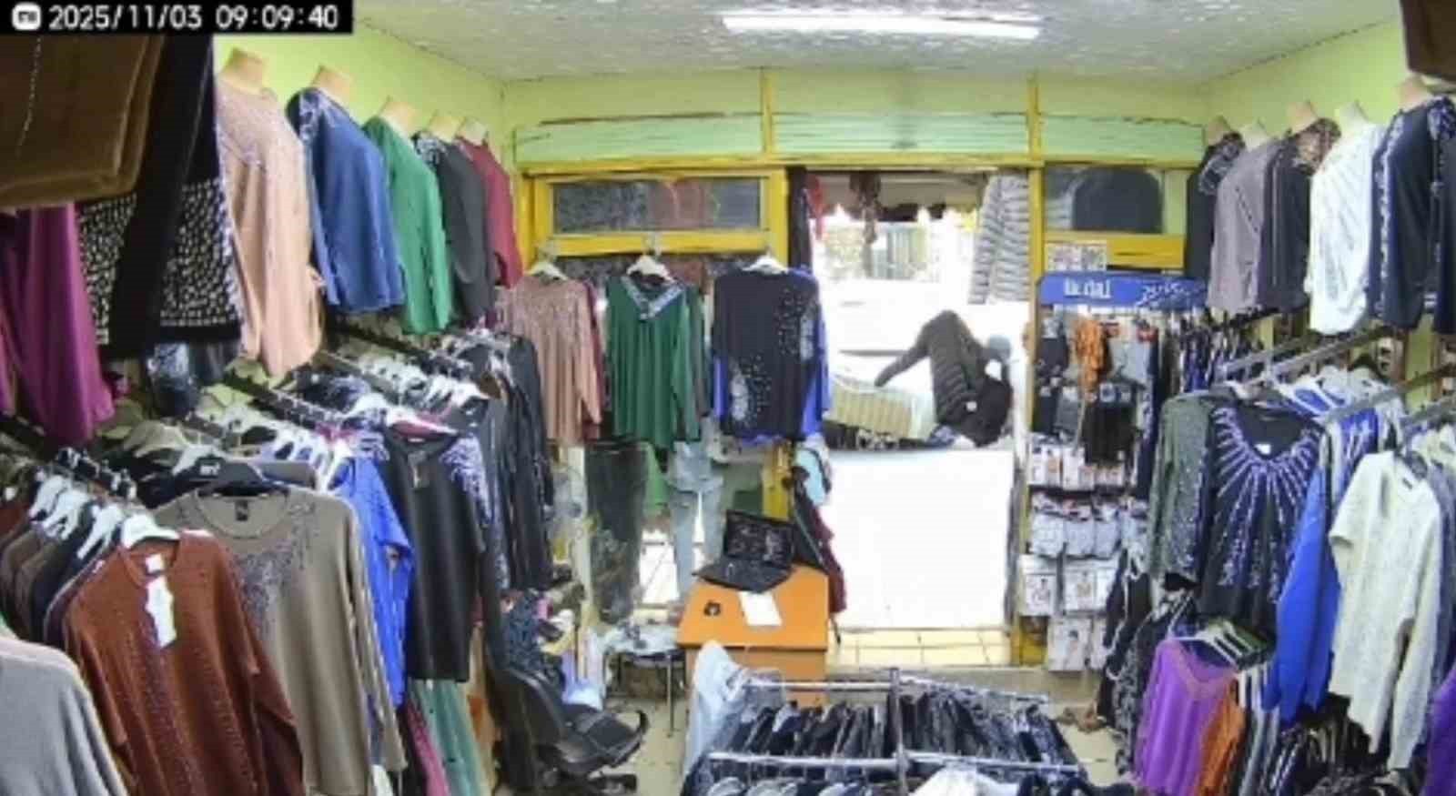 HIRSIZLIK ANI GÜVENLİK KAMERASI GÖRÜNTÜLERİ