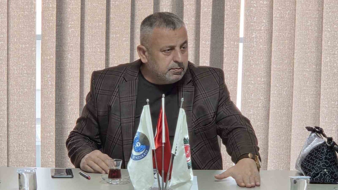 HİZMET-İŞ SENDİKASI DÜZCE ŞUBE BAŞKANI ALİ KEMAL ESEN, HAK-İŞ KONFEDERASYONU ADINA, KADINA YÖNELİK...