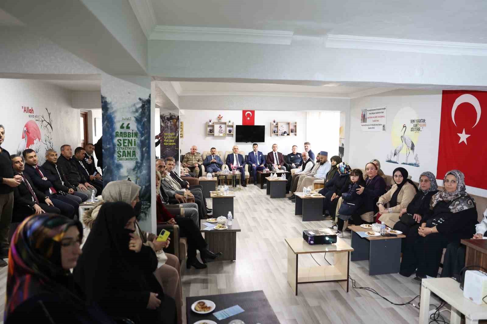 İÇİŞLERİ BAKANLIĞI SİVİL TOPLUMLA İLİŞKİLER GENEL MÜDÜRLÜĞÜ DESTEĞİYLE YÜRÜTÜLEN "GENÇLİĞİNE İYİ...