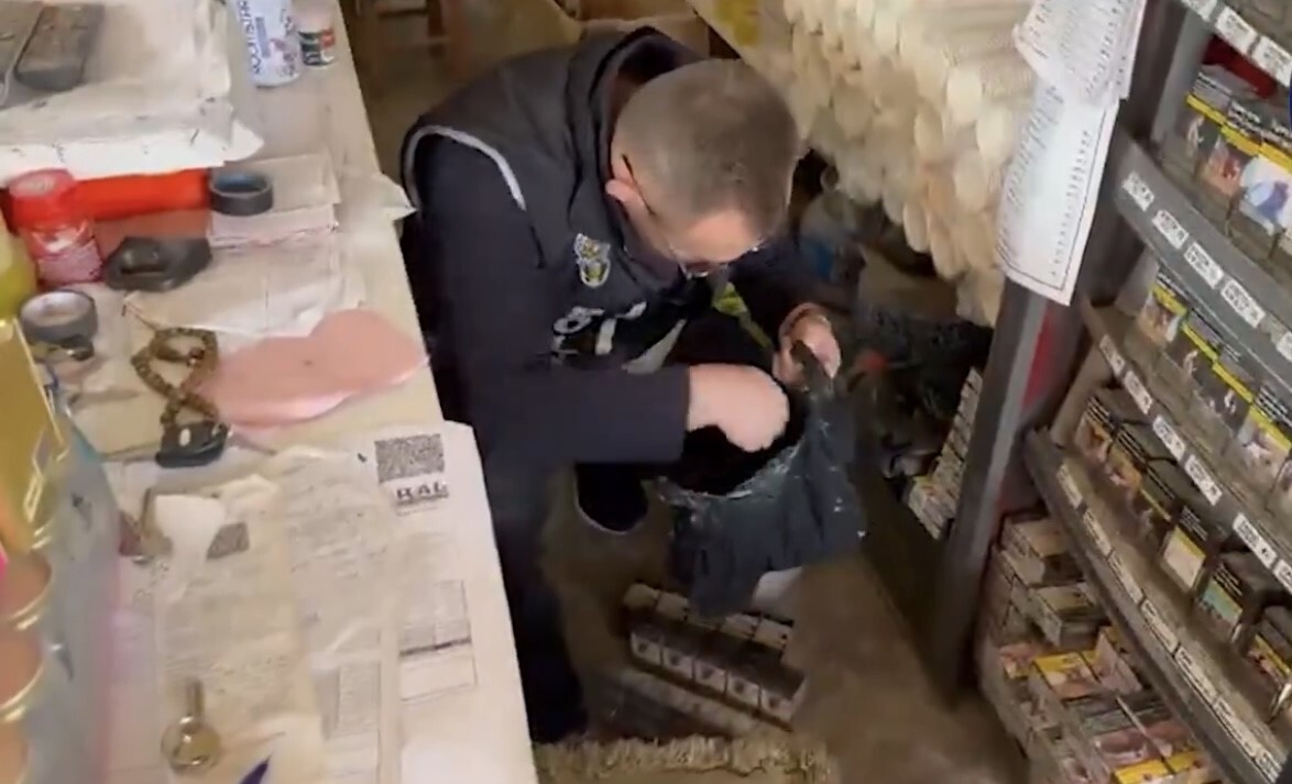 IĞDIR’DA KAÇAK SİGARA VE UYUŞTURUCU ELE GEÇİRİLDİ