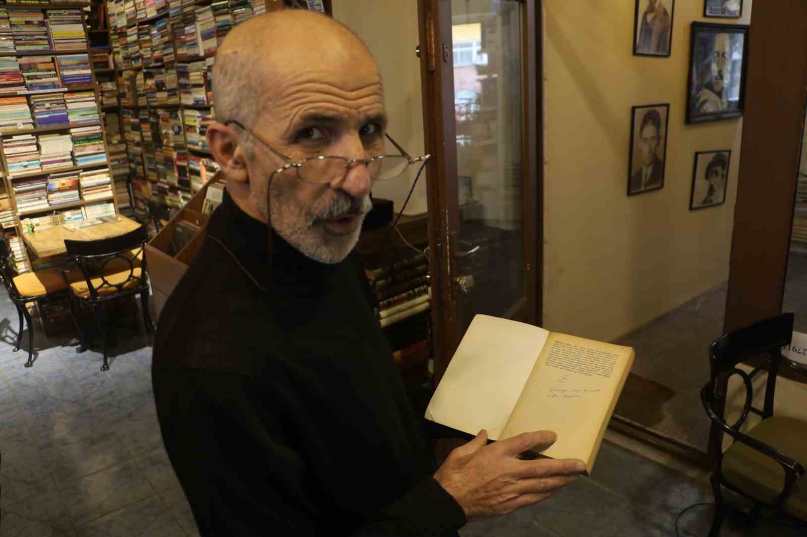 İKİNCİ EL KİTAPLARDA YER ALAN EL YAZISI NOTLAR, BİR OKUYUCUDAN DİĞERİNE GİZLİ BİR BAĞ...