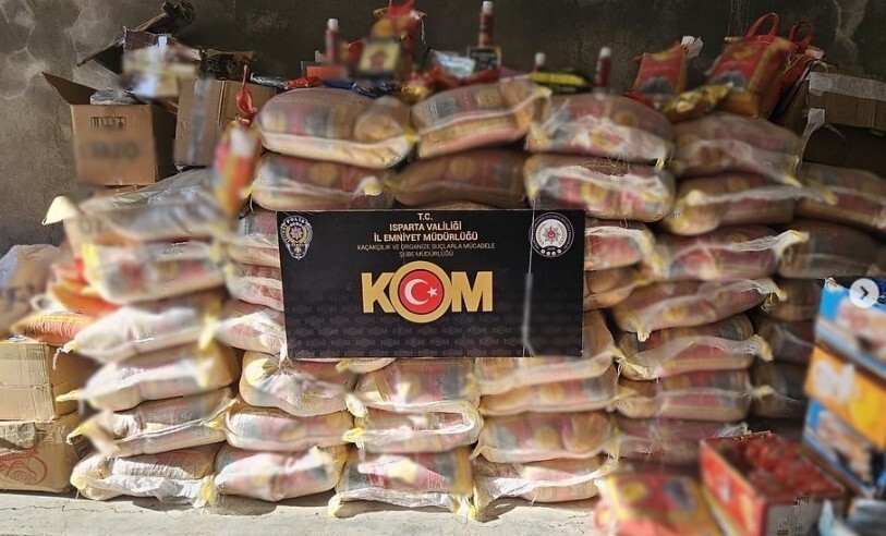ISPARTA’DA EMNİYET MÜDÜRLÜĞÜ EKİPLERİNİN İL MERKEZİNDE YAPTIĞI DENETİMLERDE, KAÇAK YOLLARLA ÜLKEYE...