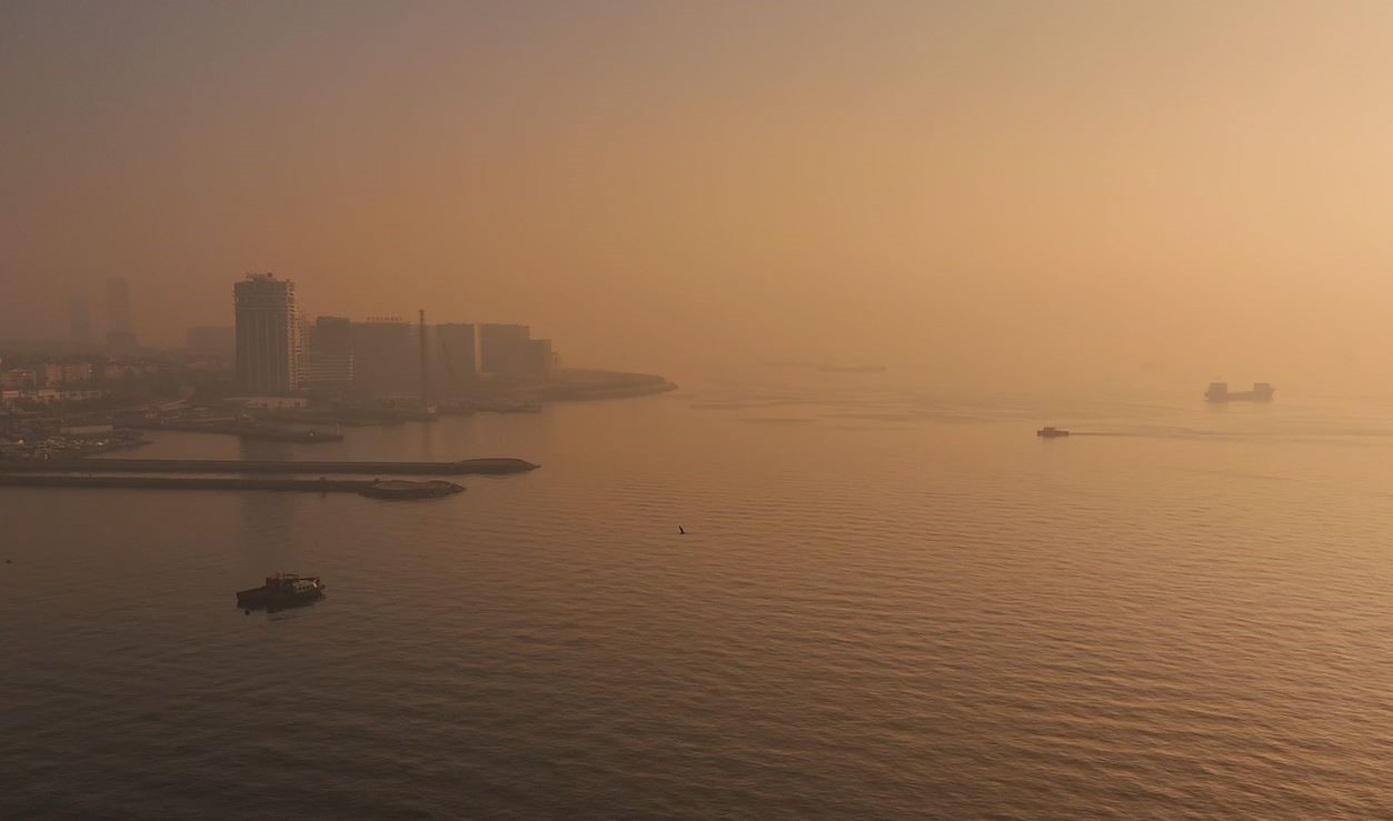 İSTANBUL'DA SABAHIN ERKEN SAATLERİNDE ETKİLİ OLAN YOĞUN SİS, ÖZELLİKLE SAHİL KESİMLERİNDE EŞSİZ...