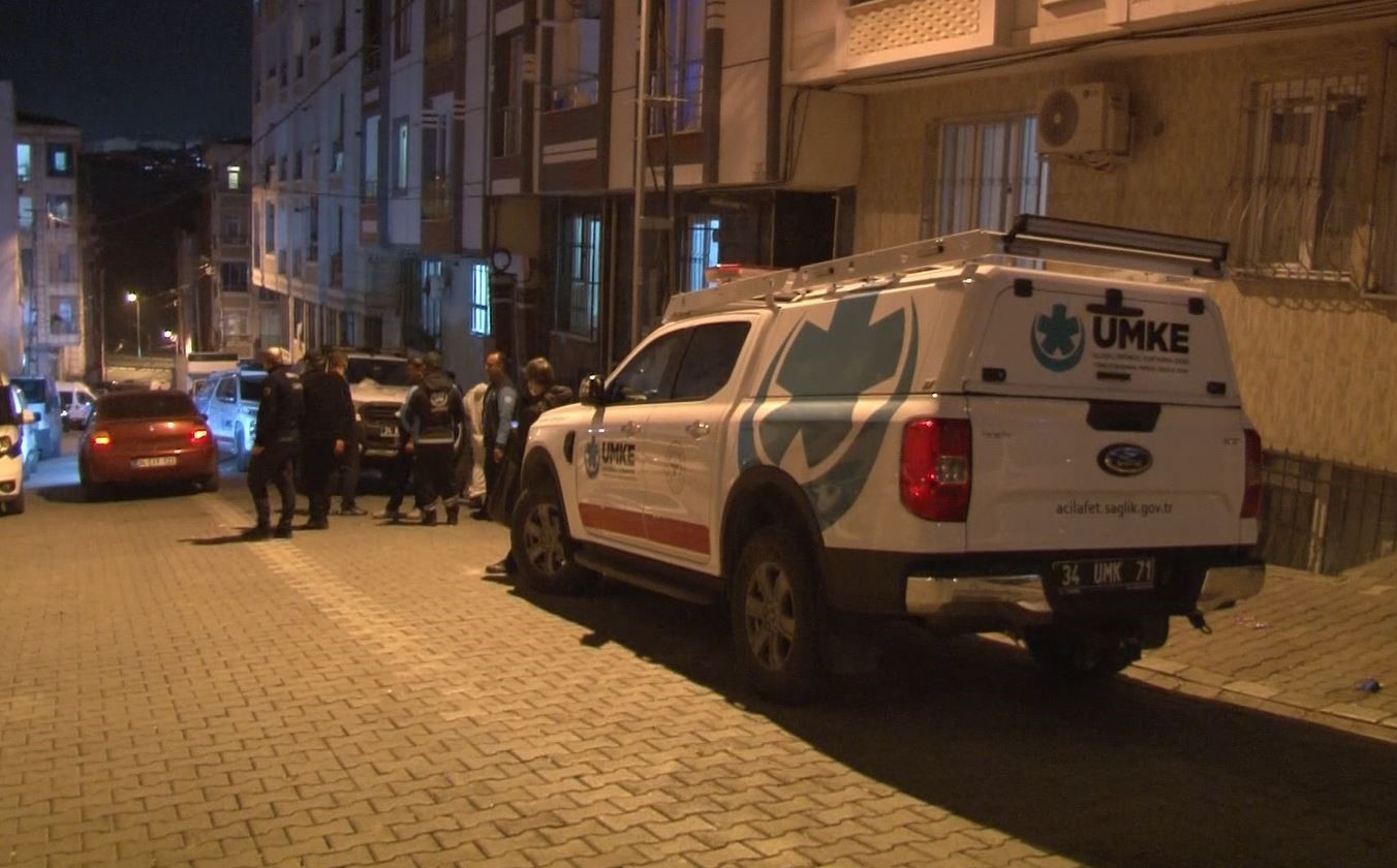 İSTANBUL'UN ESENYURT İLÇESİNDE BİR APARTMANDA TAHTA KURUSU İÇİN KULLANILAN YÜKSEK DOZ İLAÇ...