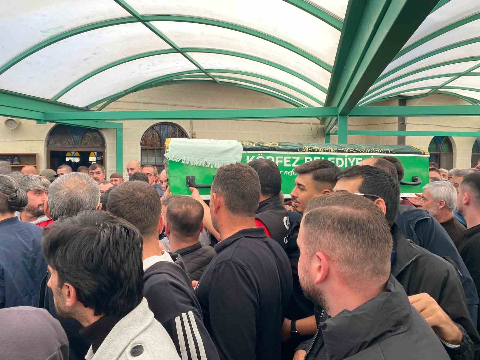 İSTANBUL ARNAVUTKÖY’DE, KUZEY MARMARA OTOYOLU’NDA MEYDANA GELEN TRAFİK KAZASINDA HAYATINI KAYBEDEN...