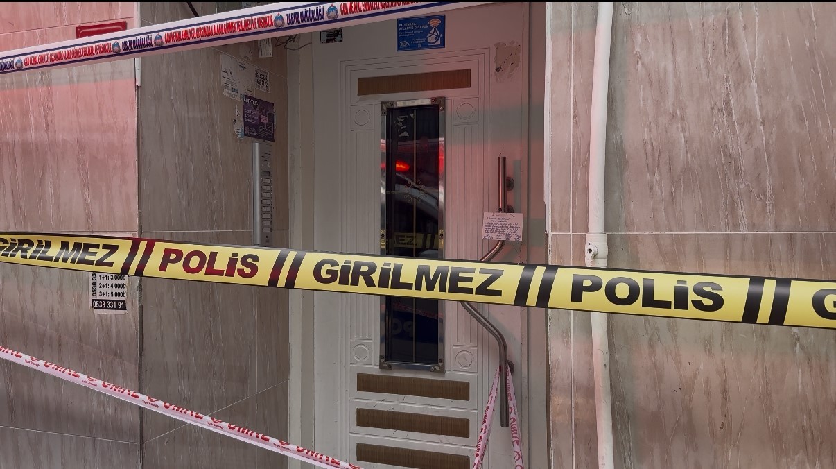 İSTANBUL ESENYURT’TA TAHTA KURUSU BULUNAN BİR EV YÜKSEK DOZDA İLAÇLANINCA 7 KİŞİ ZEHİRLENEREK...