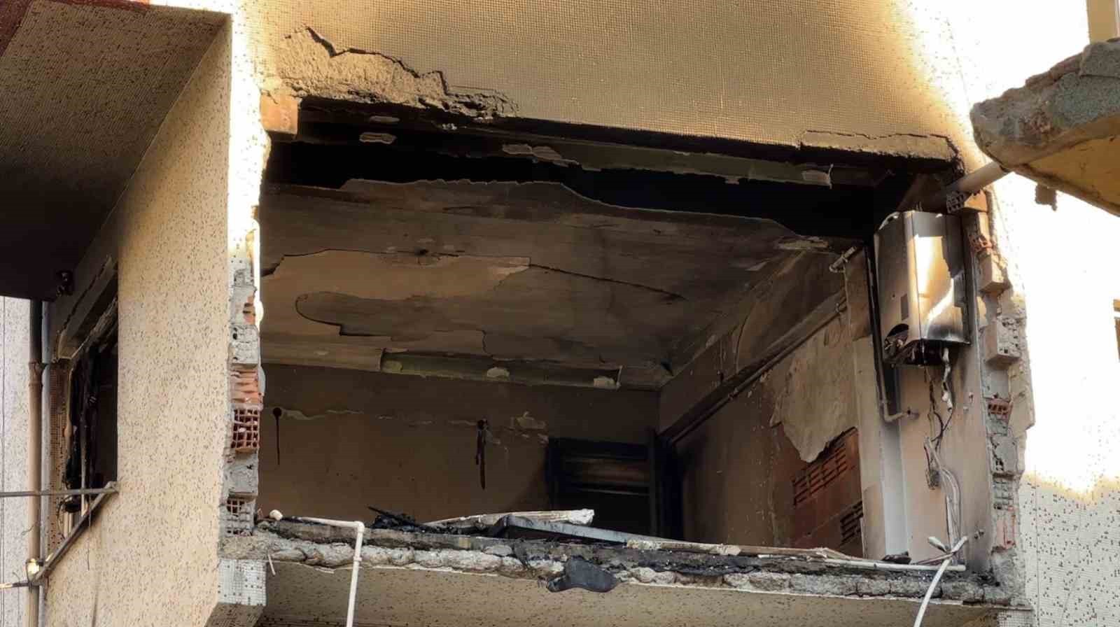 İSTANBUL KAĞITHANE'DE 6 KATLI BİNANIN İKİNCİ KATINDA MEYDANA GELEN VE 1 KİŞİNİN YARALANDIĞI...