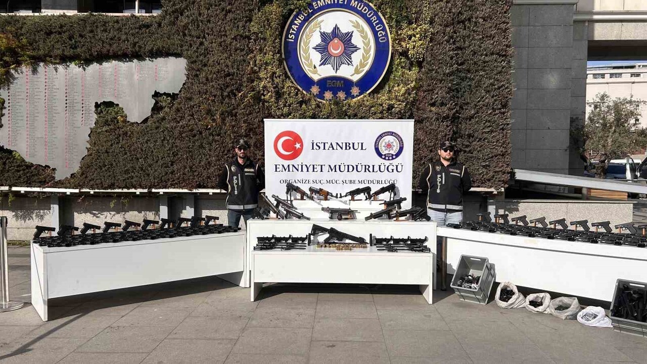 İSTANBUL VE YURT GENELİNDE KARIŞTIKLARI EYLEMLERLE ÜLKENİN GÜNDEMİNE OTURAN SOKAK ÇETELERİNE...