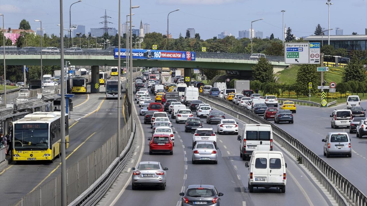 İstanbul Yeni Hız Limitleri 2025: Hangi Yolda Hız Sınırı Kaç Oldu? Tam Liste 