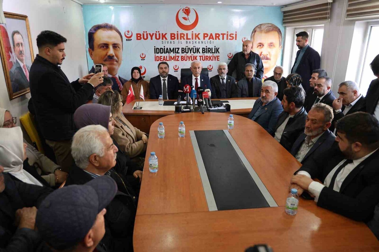 İYİ PARTİ SİVAS İL BAŞKANI’NIN “BBP’LİDEN PKK’LI OLUR, İYİ PARTİLİDEN OLMAZ” SÖZLERİNE BÜYÜK...