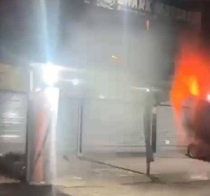 İZMİR'İN BUCA İLÇESİNDE, 2 ŞÜPHELİ, "SERDENGEÇTİLER HER YERDE" DİYEREK TİCARİ İŞLETMELERE SİLAH VE...