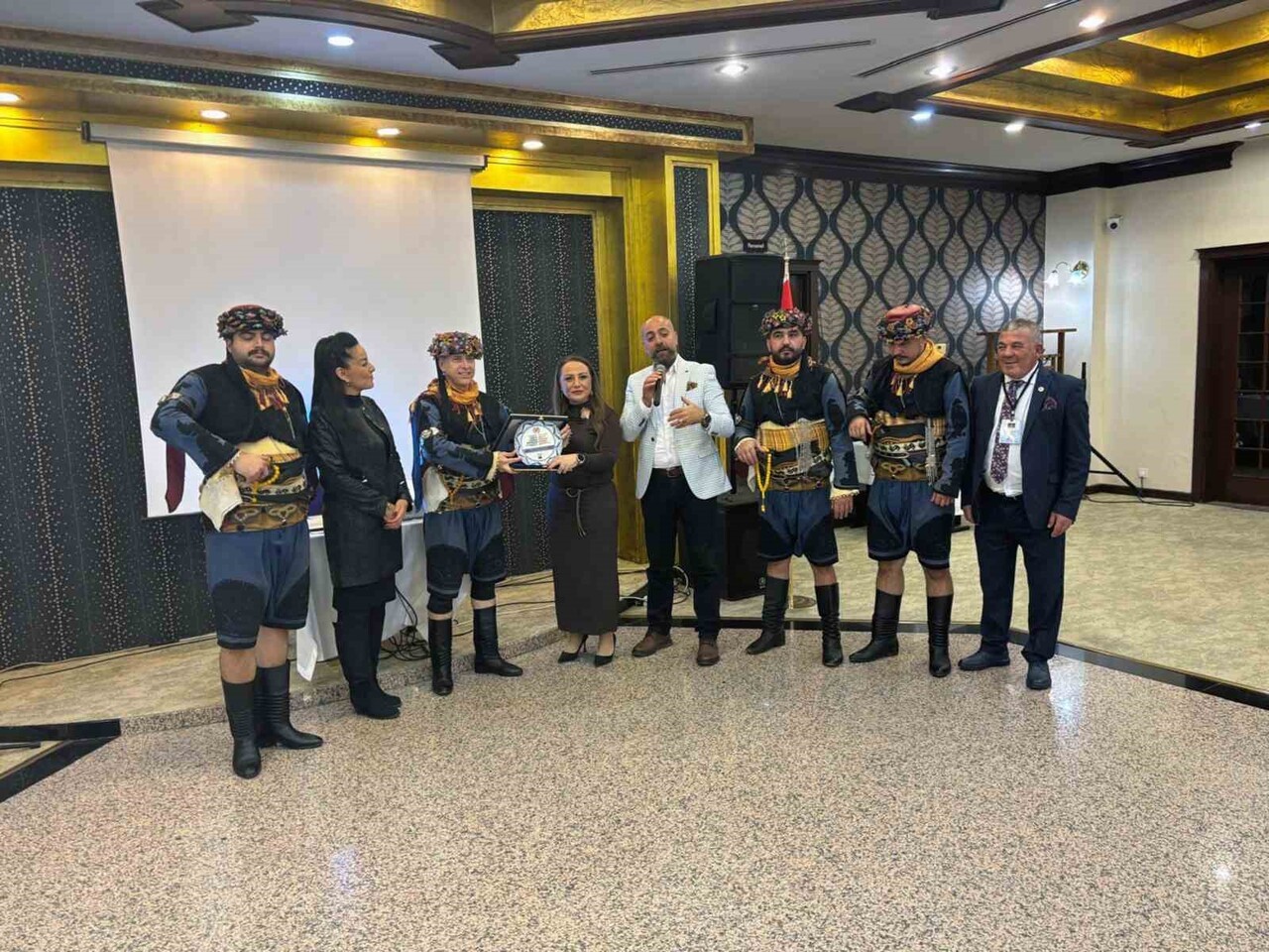 İZMİR’DE DÜZENLENEN VE 52 ÜLKEDEN TEMSİLCİLERİN KATILDIĞI ULUSLARARASI ‘SAĞLIK TURİZMİ’...