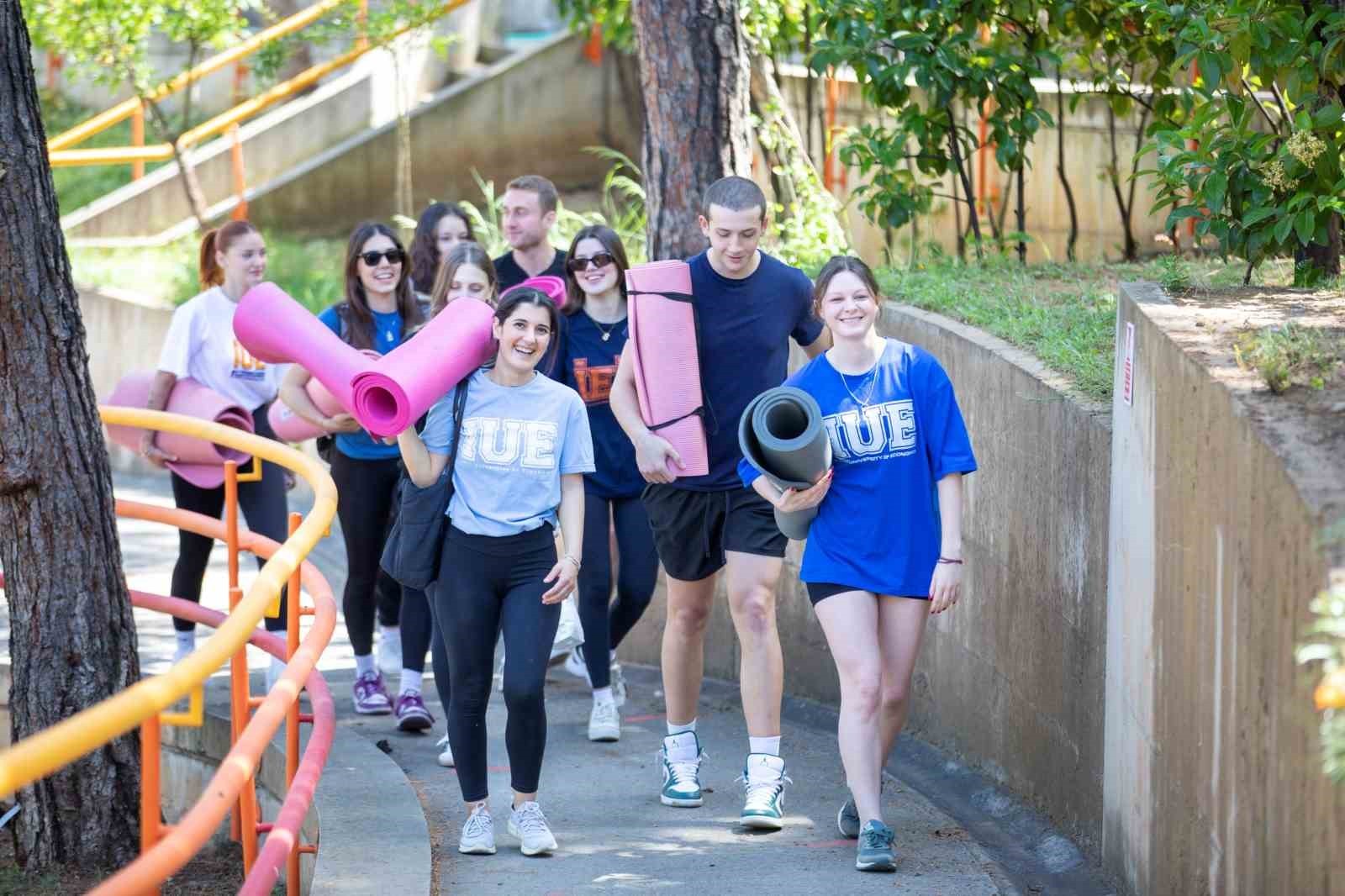İZMİR EKONOMİ ÜNİVERSİTESİ (İEÜ), ‘SAĞLIKLI KAMPÜS’ KONSEPTİNİ BENİMSEYEREK ÖĞRENCİLERDEKİ NİKOTİN...