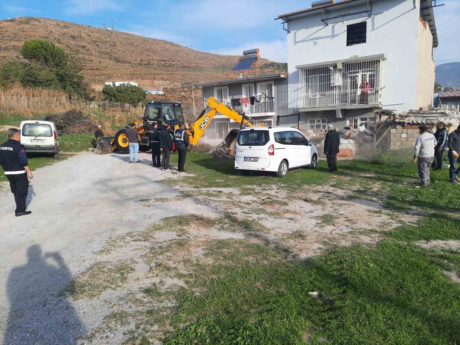 KAÇAK AĞILLAR YIKILDI