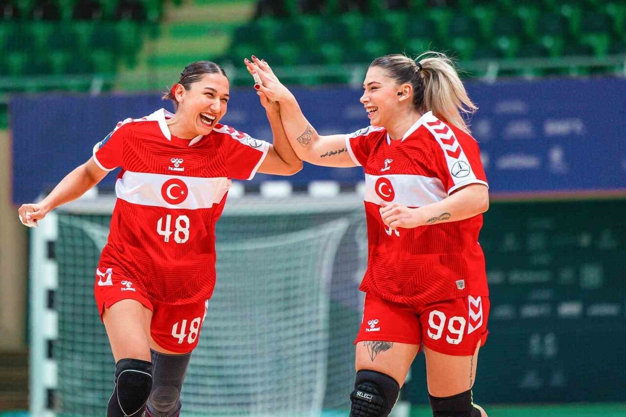 KADIN HENTBOL MİLLİ TAKIMI, RİYAD 2025 İSLAMİ DAYANIŞMA OYUNLARI FİNALİNDE KAZAKİSTAN'I 34-31...