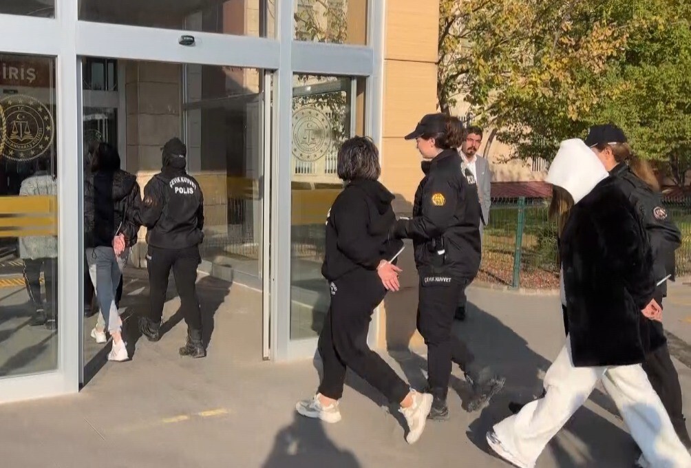 KAHRAMANMARAŞ MERKEZLİ 6 İLDE ’DOLANDIRICILIK VE BAHİS’ OPERASYONUNDA 8,5 MİLYARLIK İŞLEM HACMİ...