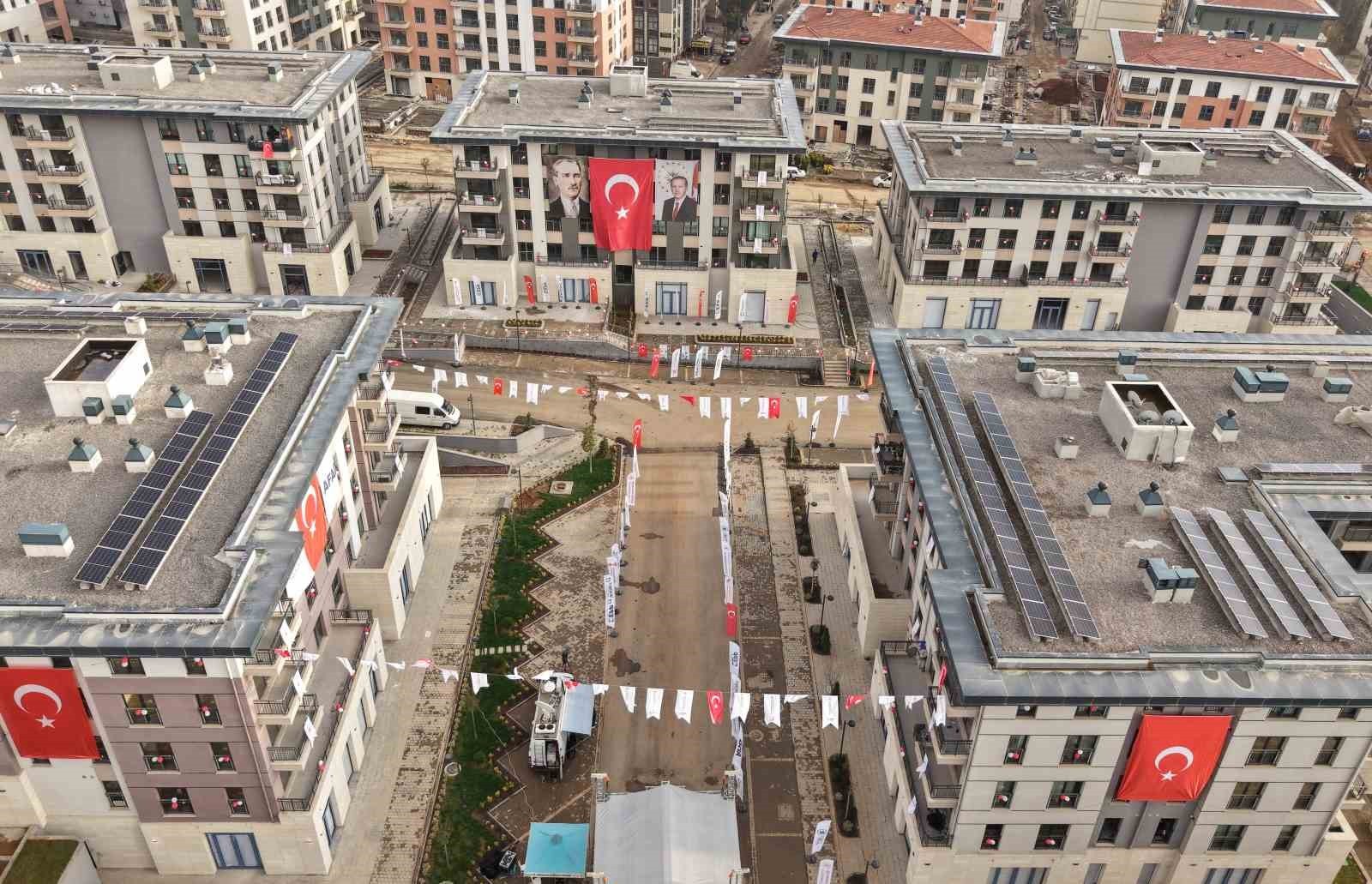 KAHRAMANMARAŞ MERKEZLİ MEYDANA GELEN DEPREMLER SONRASI YAPIMINA BAŞLANAN DEPREM KONUTLARI BİR BİR...