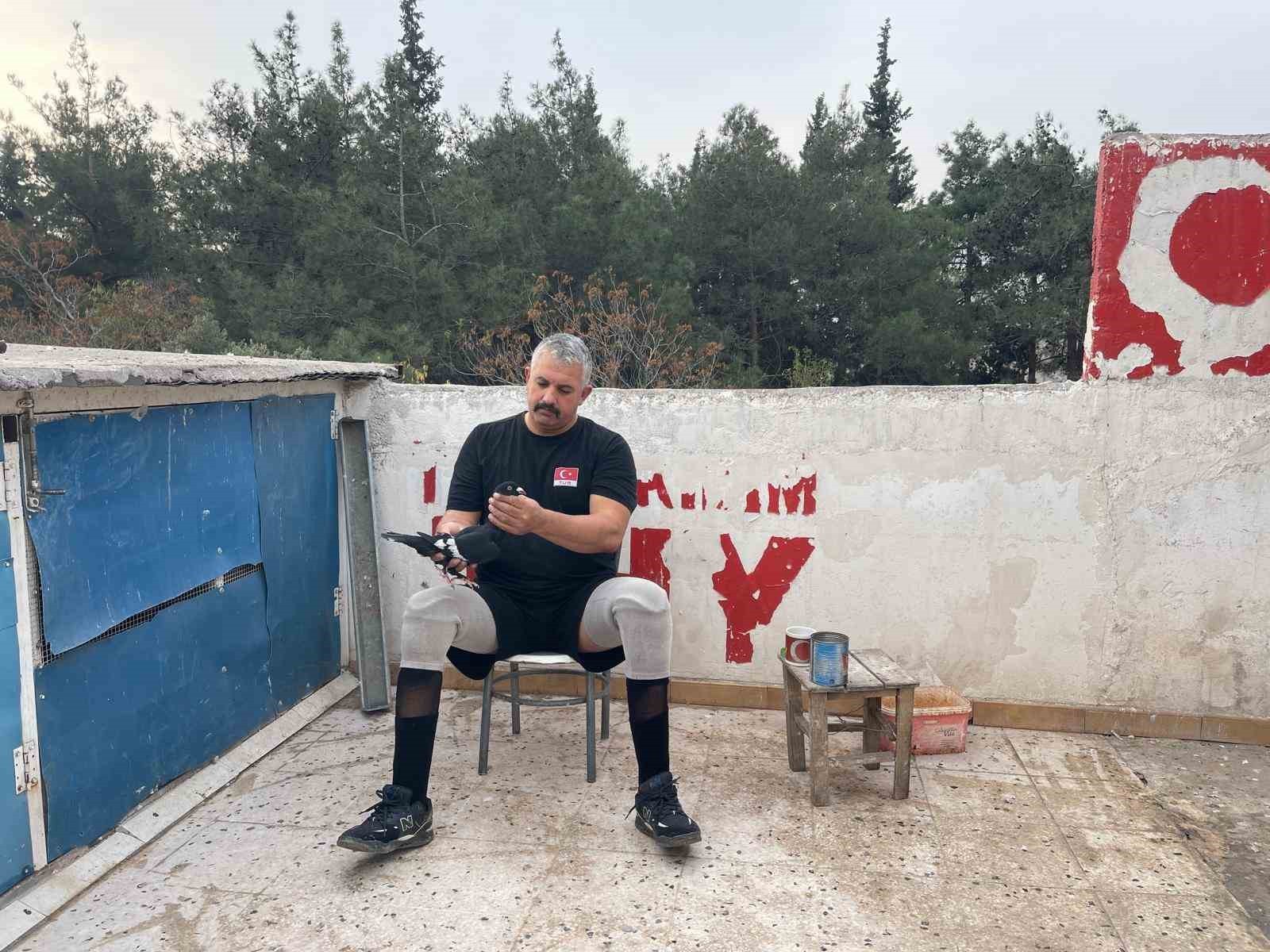 KAHRAMANMARAŞ’TA GÜVERCİN TUTKUNU GAZİ VATANDAŞ, İKİ AYAĞINI TERÖRLE MÜCADELEDE KAYBETMESİNE...