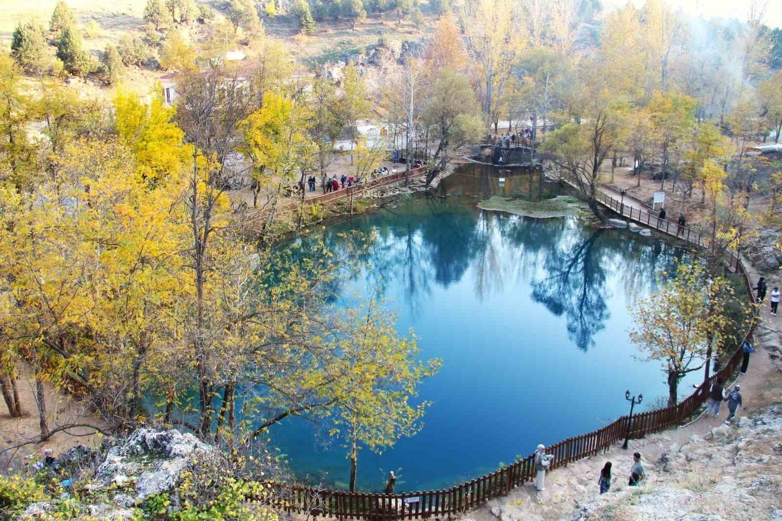KAHRAMANMARAŞ’TA YEŞİLGÖZ, SUYUNUN RENGİ VE EŞSİZ DOĞASI İLE KENDİNE HAYRAN BIRAKIYOR.