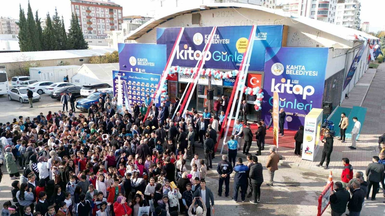 KAHTA’DA İLK KİTAP FUARI AÇILDI