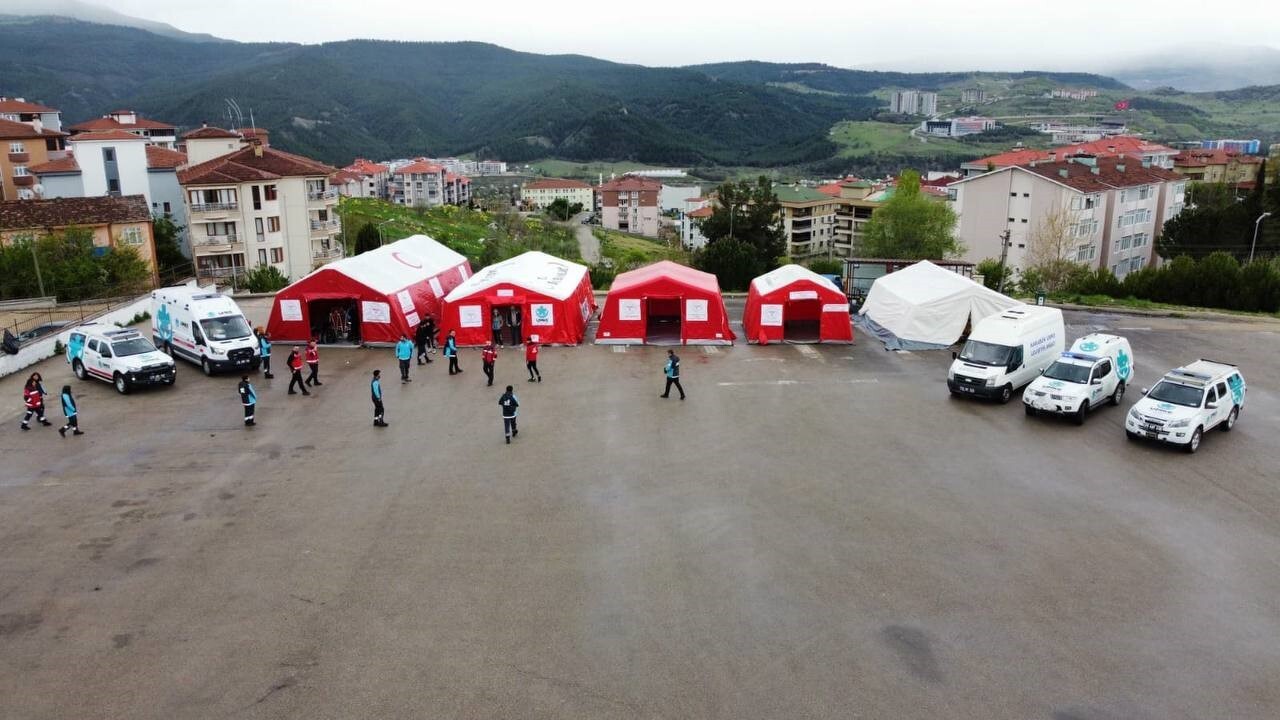 KARABÜK İL SAĞLIK MÜDÜRLÜĞÜ’NE BAĞLI ULUSAL MEDİKAL KURTARMA EKİBİ (UMKE), AFETLERE HAZIRLIK...
