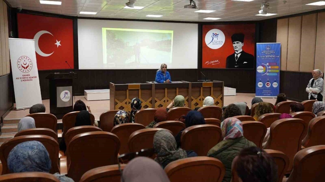 KARABÜK ÜNİVERSİTESİ’NDE (KBÜ) DÜZENLENEN "ZEYTİN AĞACININ ALTINDA" BELGESEL GÖSTERİMİ VE SÖYLEŞİ...