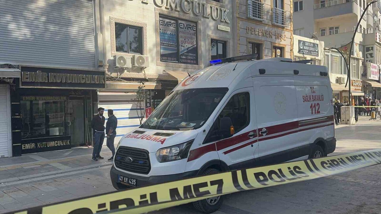 KAVGADA YARALANAN ŞİRİN D. (35), DİYAR A. (25),  ABDURRAHMAN A. (51)  KİŞİ, SAĞLIK EKİPLERİNİN İLK...