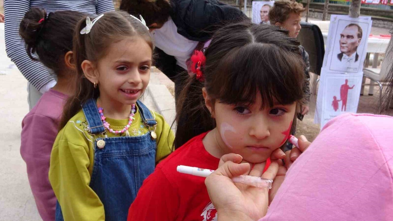 KAYBETTİKLERİ EZGİSU BEBEK ADINA KURULAN EZGİSU SOSYAL YARDIMLAŞMA VE DAYANIŞMA DERNEĞİ...