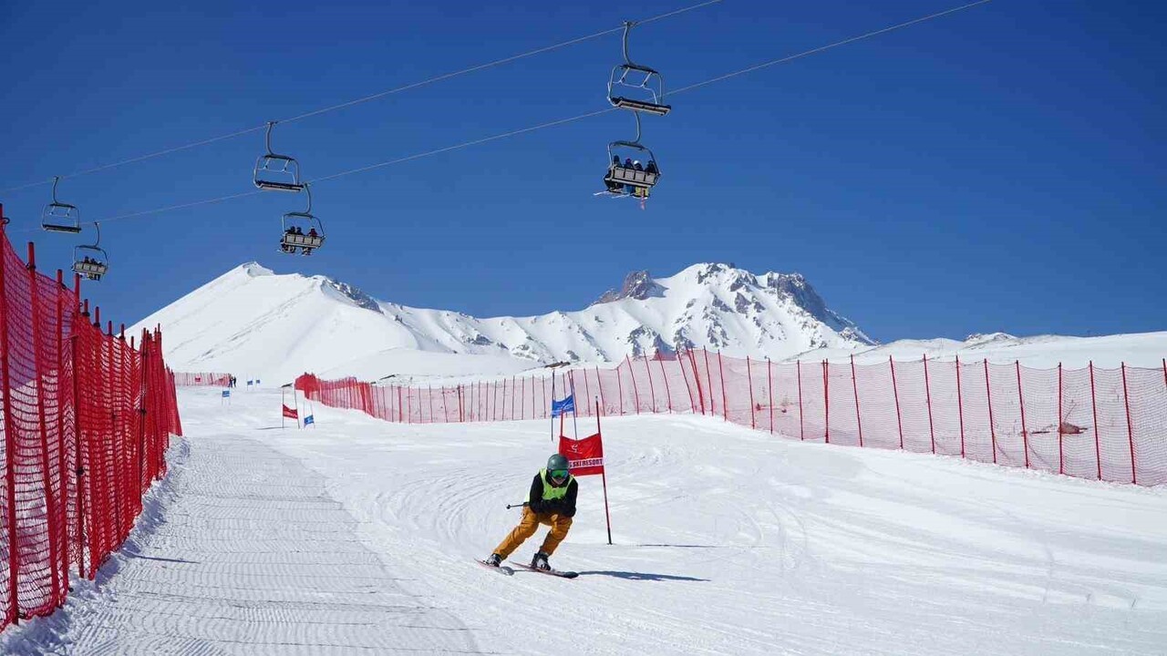 KAYSERİ BÜYÜKŞEHİR BELEDİYESİ’NİN ÖNCÜLÜĞÜNDE, ERCİYES KAYAK MERKEZİ BU YIL DA GELENEKSEL...