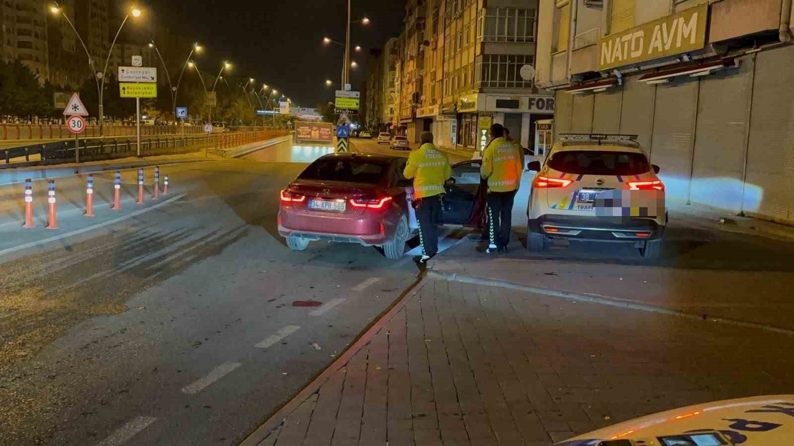 KAYSERİ’DE UYGULAMA YAPAN EKİPLER TARAFINDAN DURDURULAN OTOMOBİLİN SÜRÜCÜSÜ EHLİYETİNİN EVDE...