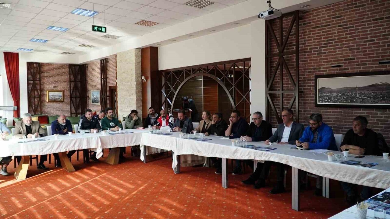 KAYSERİ ERCİYES A.Ş. YÖNETİMİ, SEZON ÖNCESİ DEĞERLENDİRME TOPLANTISINDA ERCİYES’TE FAALİYET...