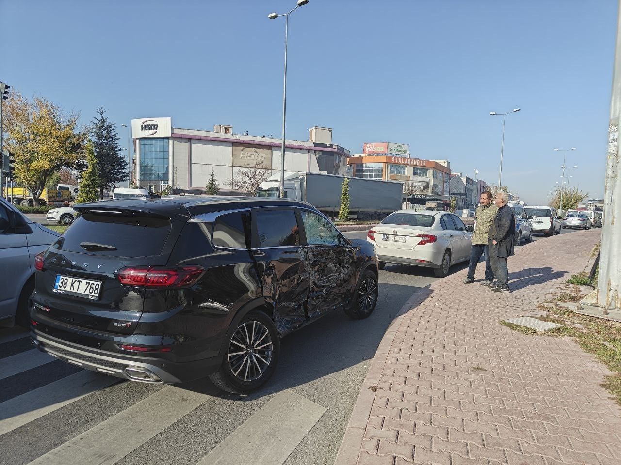 KAYSERİ’NİN KOCASİNAN İLÇESİNDE 5 ARACIN KARIŞTIĞI ZİNCİRLEME TRAFİK KAZASINDA 5 KİŞİ...