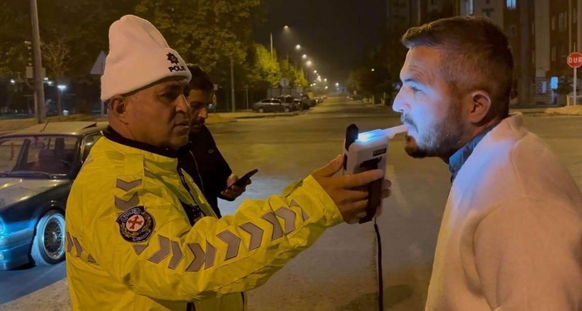 KAYSERİ’NİN KOCASİNAN İLÇESİNDE ALKOLLÜ SÜRÜCÜ MUAYENE VE SİGORTASI OLMAYAN OTOMOBİLLE YAKALANDI....