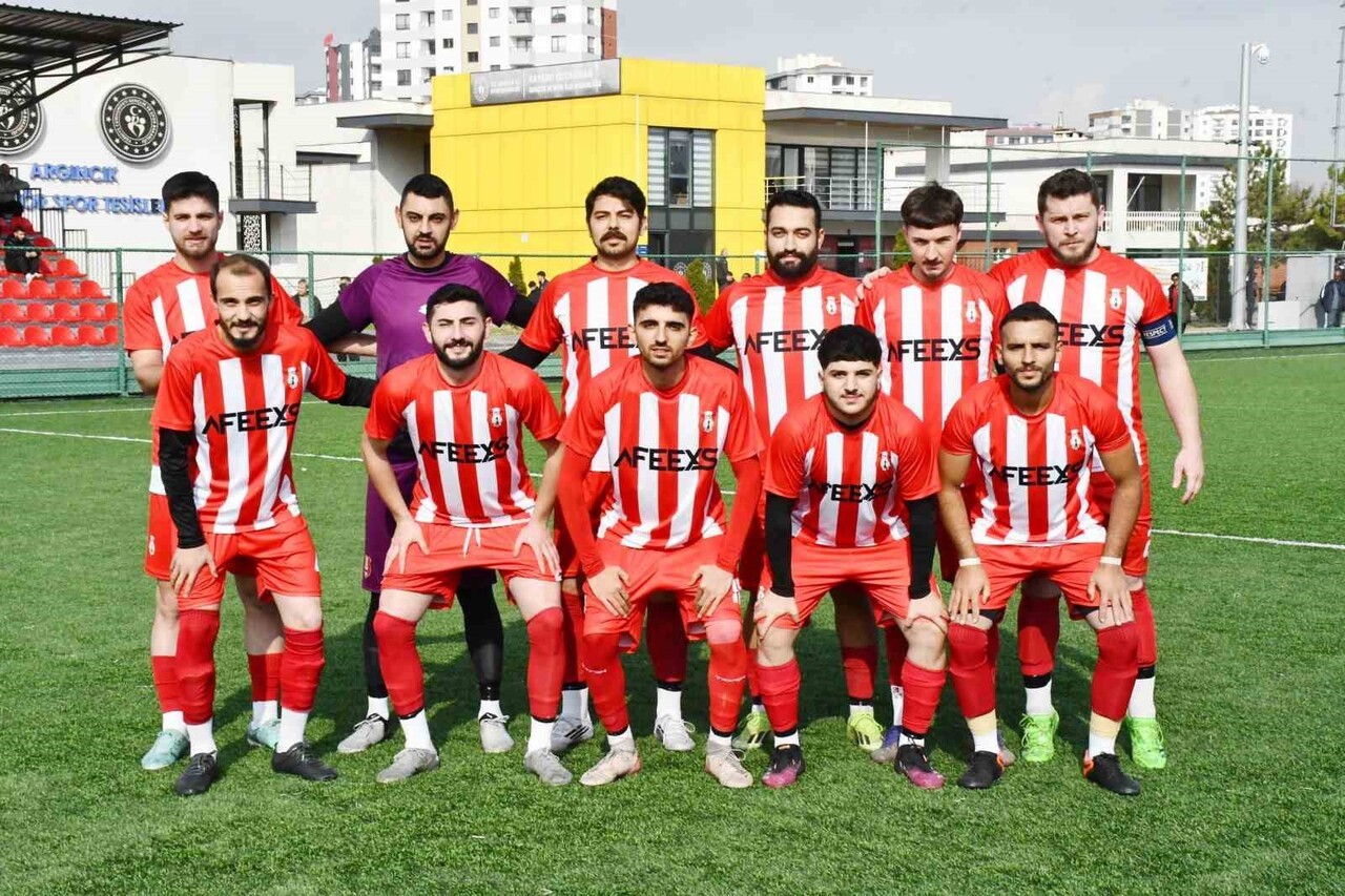 KAYSERİ ŞEKER MUSTAFA KILIÇ SÜPER AMATÖR KÜME’DE RAKİPLERİNİN PUAN KAYBETTİĞİ HAFTADA...