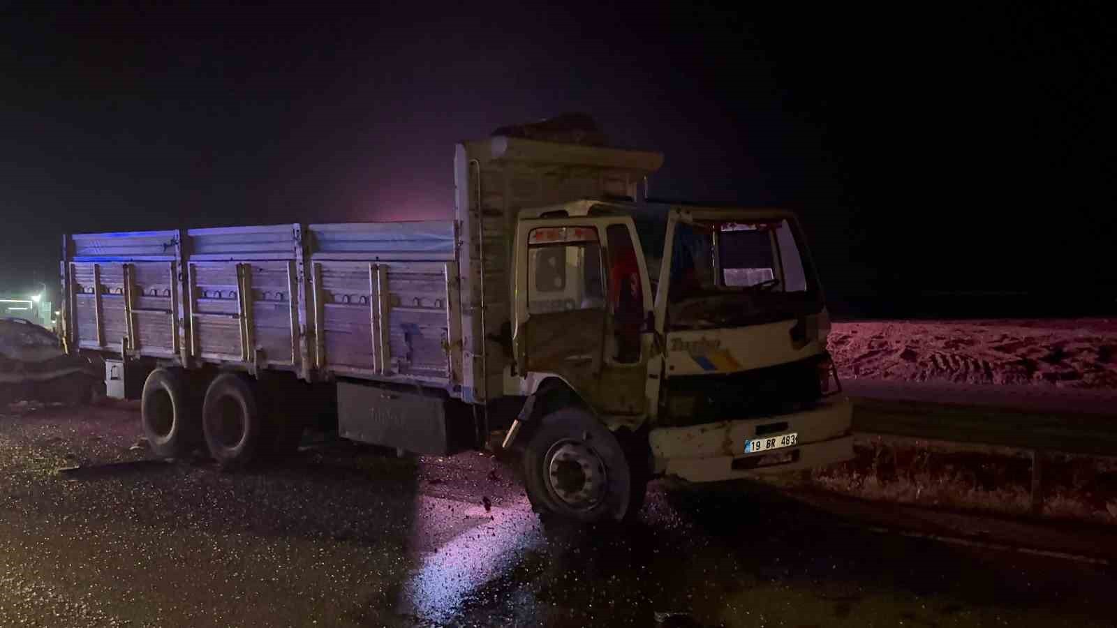 KAZAYA KARIŞAN ARAÇLARIN GÖRÜNTÜSÜ