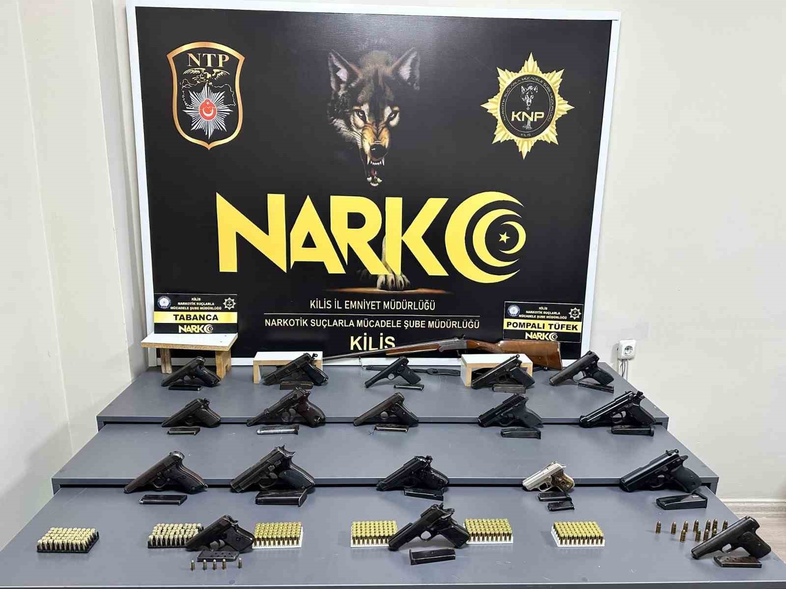 KİLİS’TE TIR VE EVLERDE SİLAH İLE KAÇAK SİGARA ELE GEÇİRİLDİ: 1 TUTUKLAMA