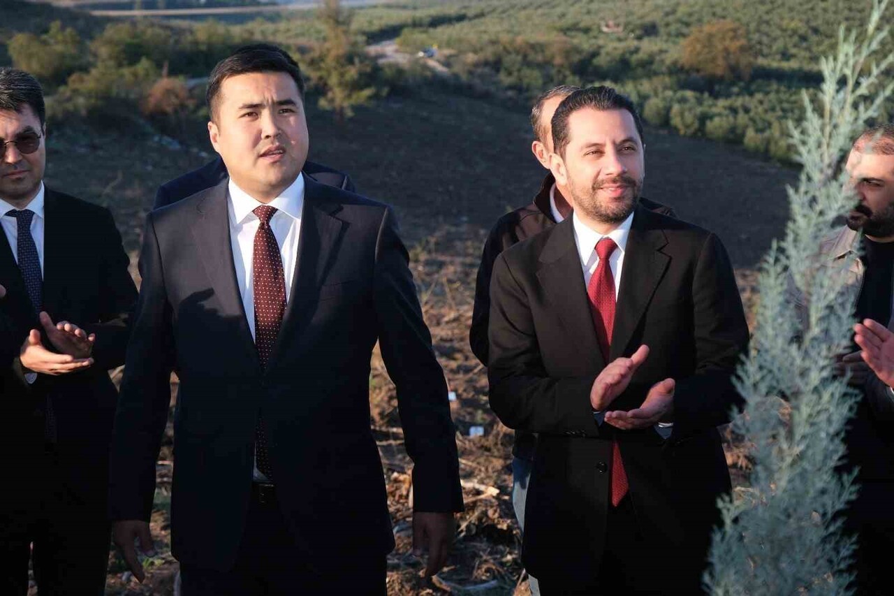 KIRGIZ CUMHURİYETİ İSTANBUL BAŞKONSOLOSU CHYNGYZ TOKTOBEKOV, GÖREVE ATANMASININ ARDINDAN İLK RESMİ...