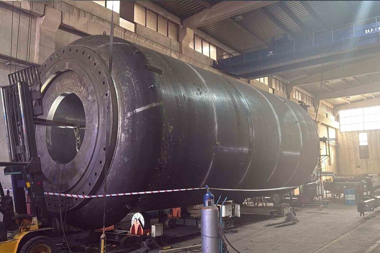 KIRIKKALE'NİN YAHŞİHAN İLÇESİNDE BİR FABRİKADA YAKLAŞIK 3 TONLUK SAC LEVHASININ ALTINDA KALARAK...