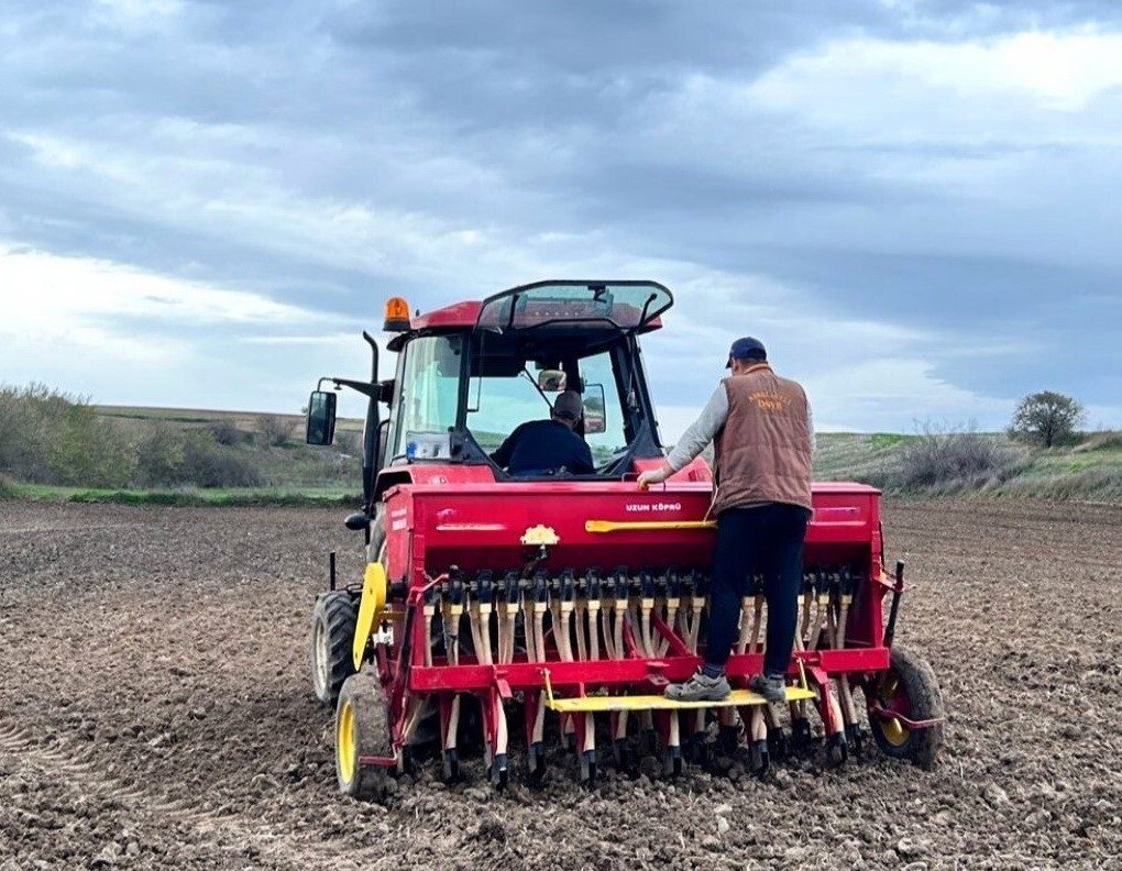 KIRKLARELİ'NİN PEHLİVANKÖY İLÇESİNDE YERLİ VE MİLLİ ARPA ÇEŞİTLERİNİN YAYGINLAŞTIRILMASI AMACIYLA...