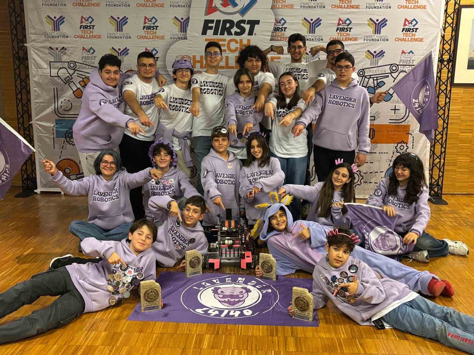 KISITLI İMKANLARLA SALİHLİ'NİN KABAZLI KÖYÜ’NDEKİ BİR GARAJDA ÇALIŞMALARINA BAŞLAYAN LAVENDER...